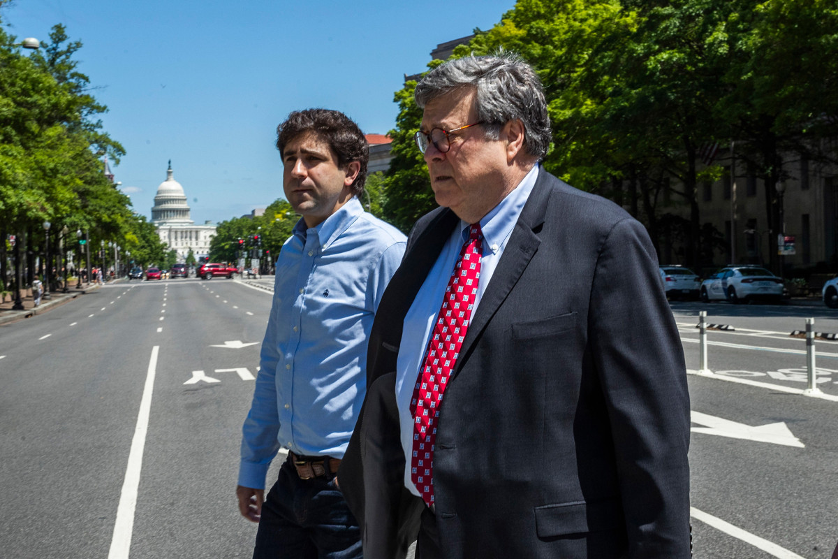 AG Barr sends tactical units of prisons to Miami, Washington