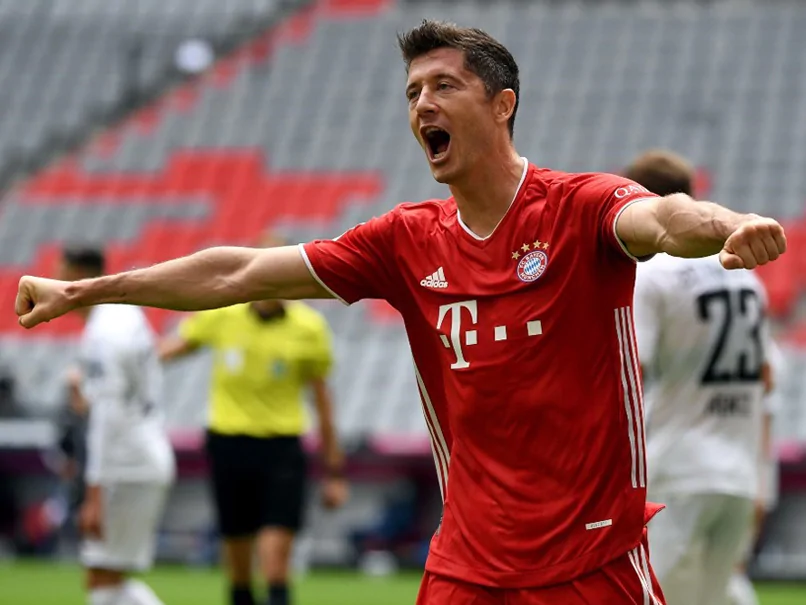 Bayern Munichs Robert Lewandowski Claims Bundesliga Record, Borussia Dortmund Finish Second