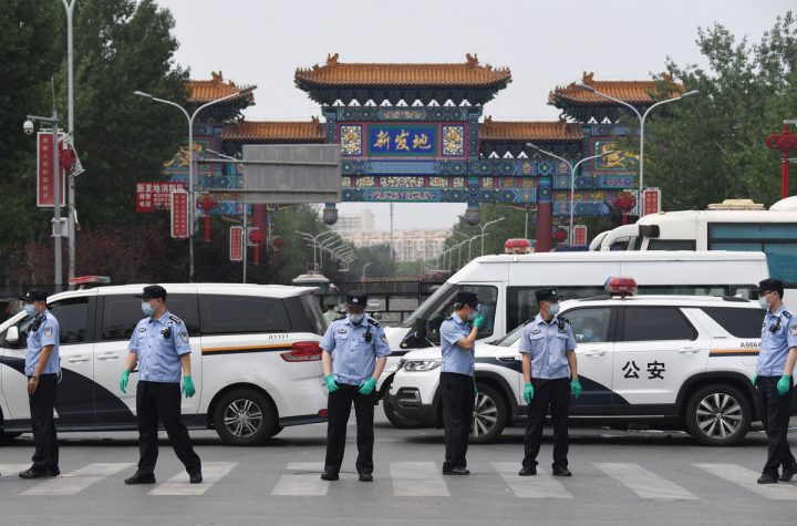 Beijing closes market after new coronavirus cluster emerges