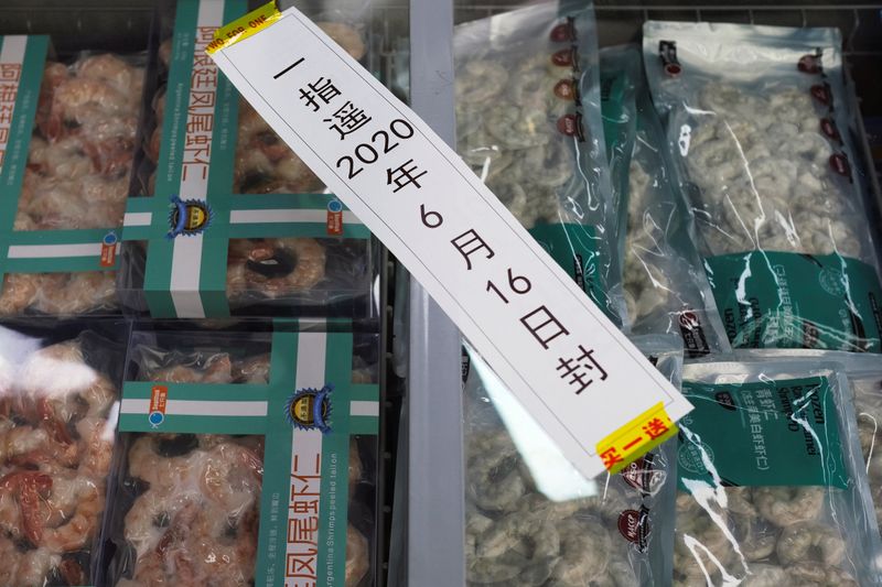 © Reuters. Frozen seafood products made of imported shrimps are seen inside a sealed freezer at a supermarket in Beijing
