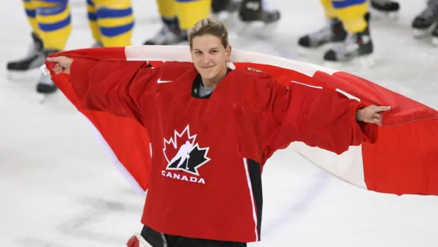 Kim St-Pierre breaks ground for female goalies in Hockey Hall of Fame