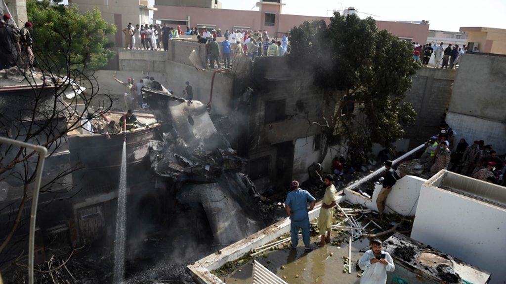 Pakistan plane crash was 'human error' - initial report