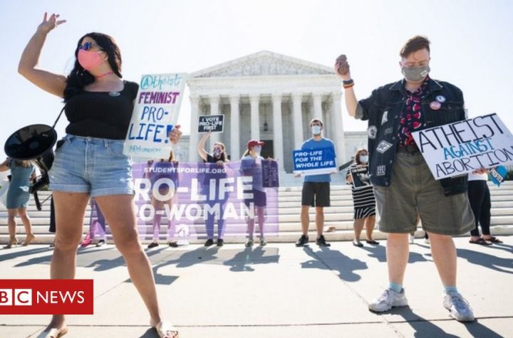 US top court strikes down law limiting abortions