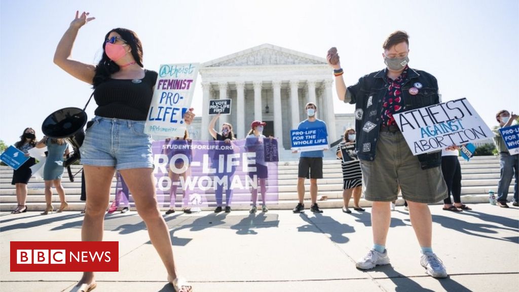 US top court strikes down law limiting abortions