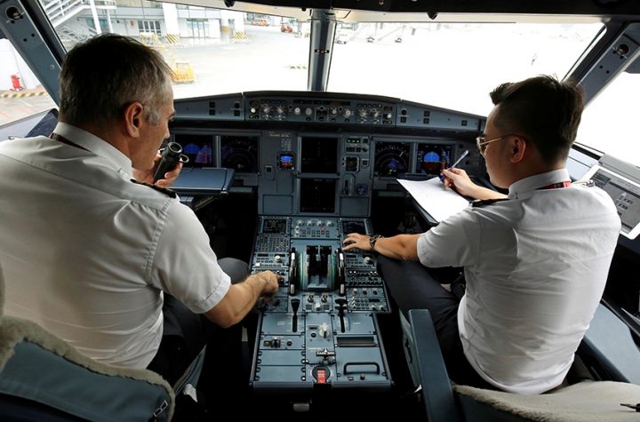 Vietnam suspends Pakistani pilots over suspect licences | Vietnam News
