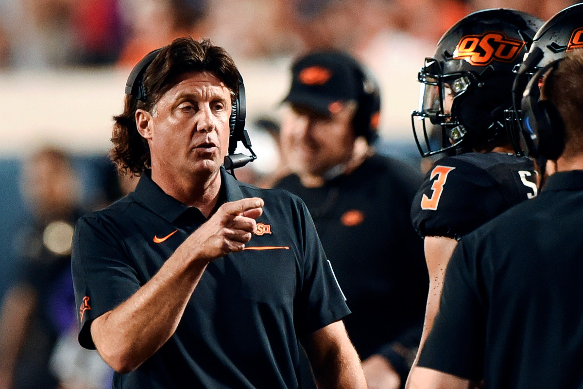 Oklahoma State's Mike Gundy Apologizes For Donning OAN Shirt