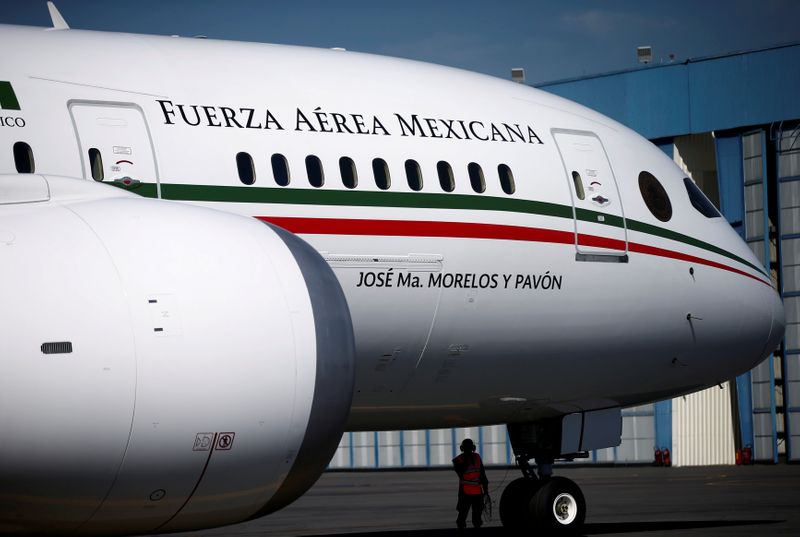 © Reuters. FILE PHOTO: Mexican Air Force Presidential Boeing 787-8 Dreamliner is pictured at a hangar before being put up for sale by Mexico&apos;s new President Andres Manuel Lopez Obrador, at Benito Juarez International Airport in Mexico City