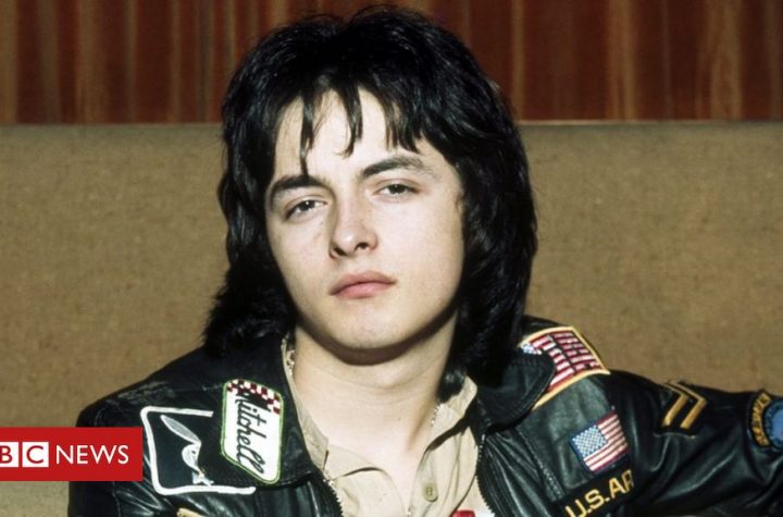 Ian Mitchell, a former member of the Bay City Rollers, dies at the age of 62