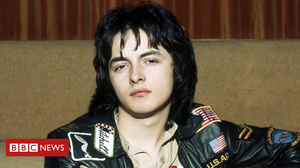 Ian Mitchell, a former member of the Bay City Rollers, dies at the age of 62