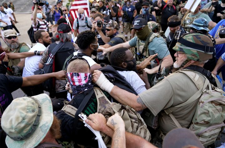 Militia, BLM protesters clash in Louisville over Kentucky derby