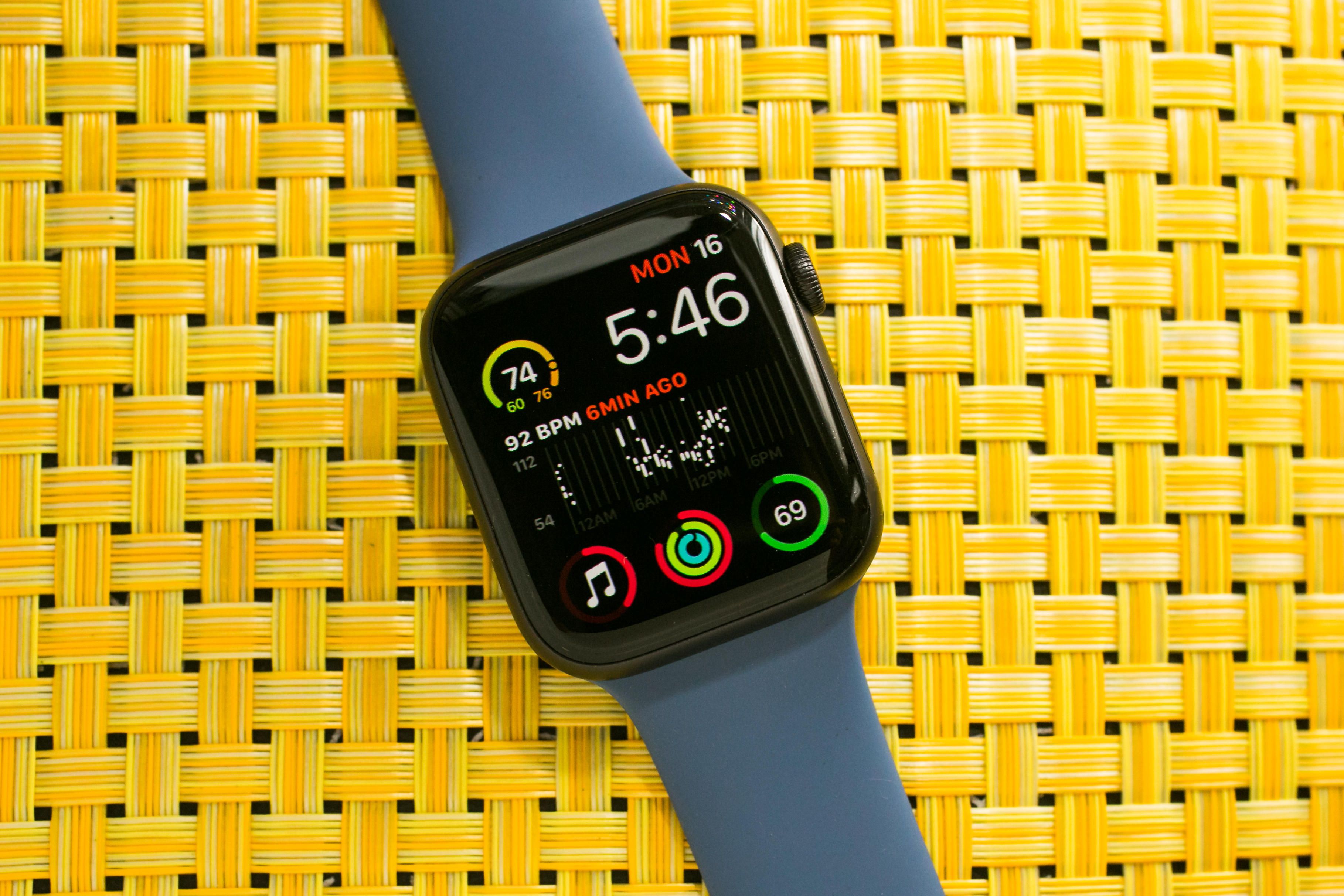 06-Apple-Watch-Series-5