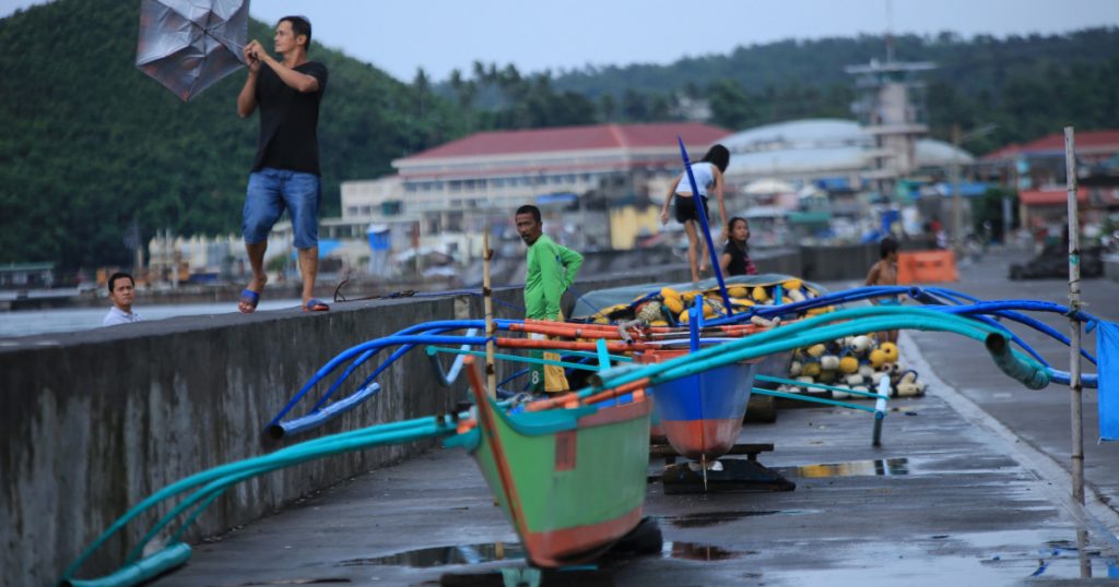 Philippines: Typhoon Molaw displaces thousands, floods villages |  Philippines