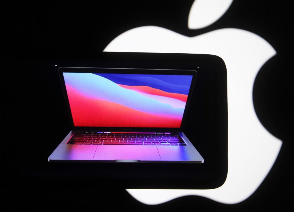 The new MacBook Pro is having another awkward issue