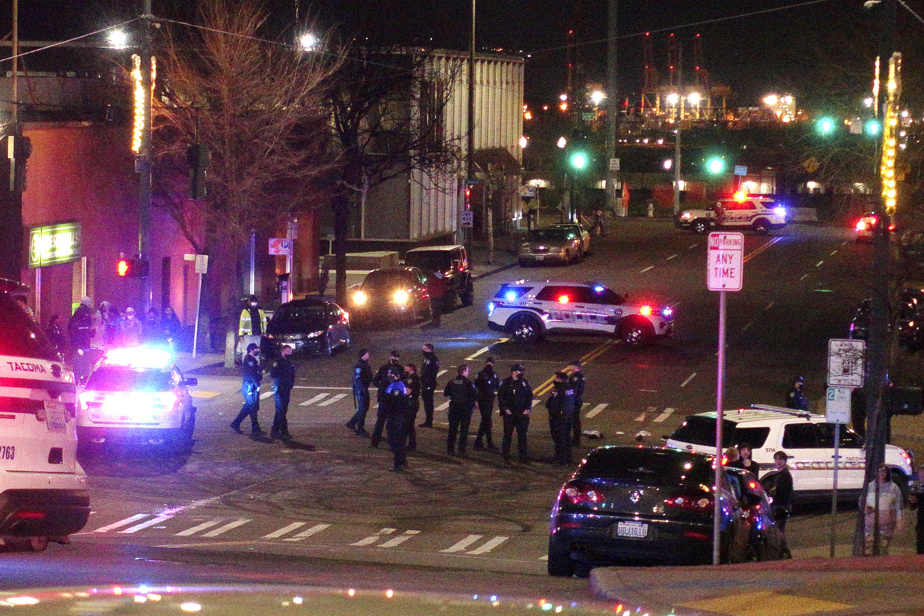 Tacoma |  At least one person was injured in the police car