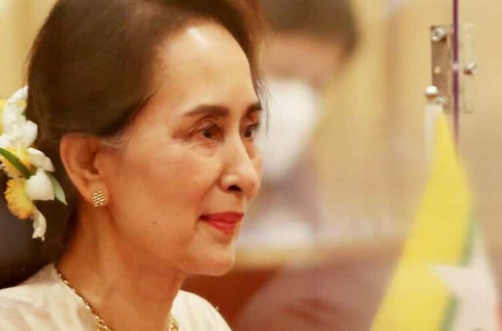 Rebellion in Burma, Aung San Suu Kyi arrested