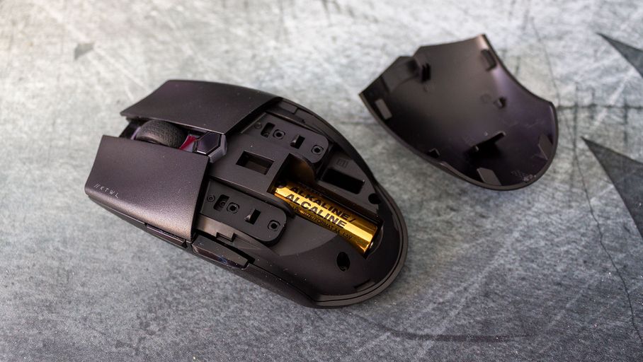 Corsair Qatar Pro Wireless Review: Battery-powered Wireless Gaming Mouse for Small Budgets
