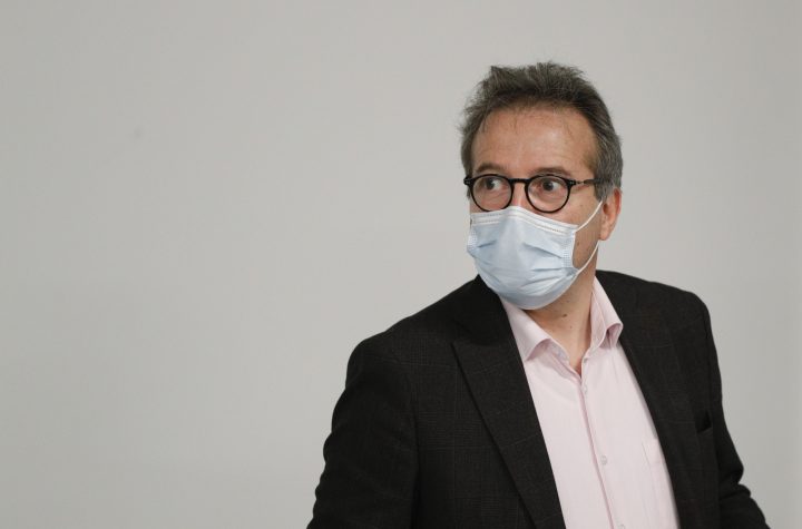 "We do not vaccinate to please the government," maintains Martin Hirsch