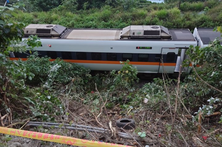 Taiwan |  More than 50 people were killed when the train derailed