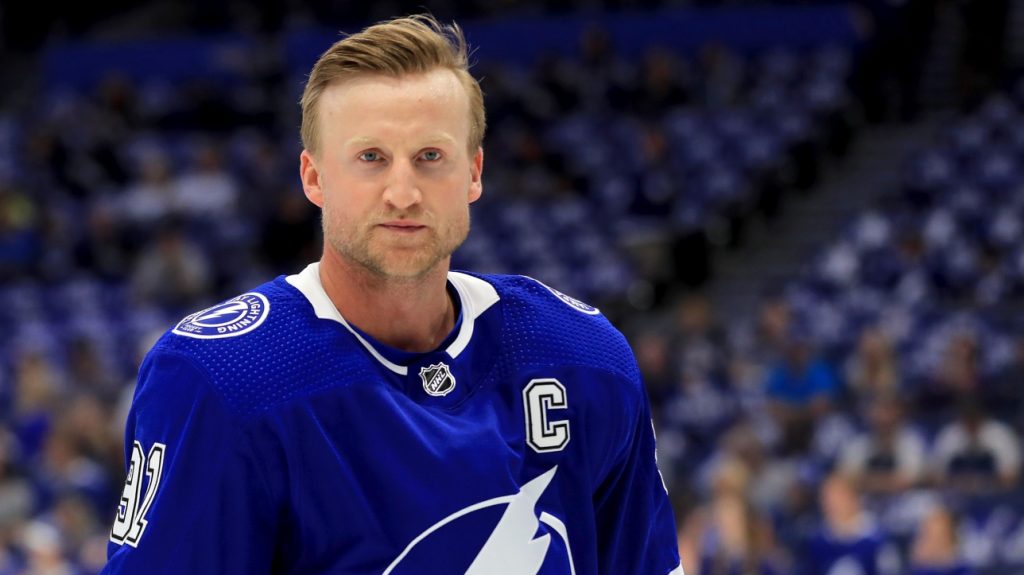 NHL: Steven Stamkos will miss at least 10 games on the long-term injury list