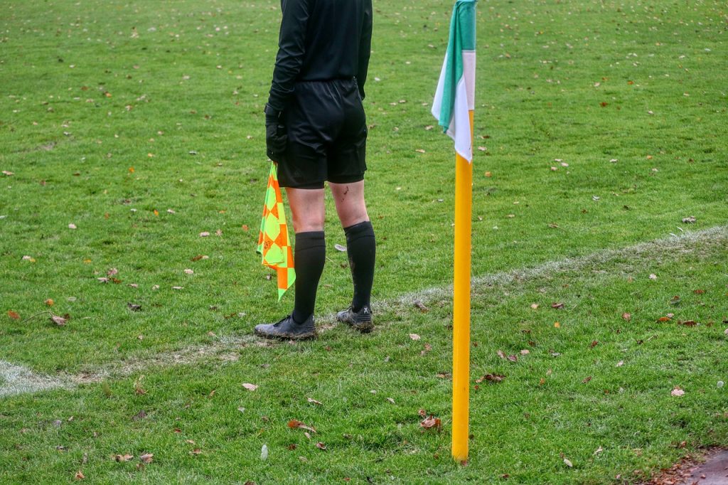 The referee interrupts a match due to Ramadan