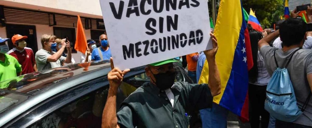 Venezuela: Health professionals on the street for vaccines
