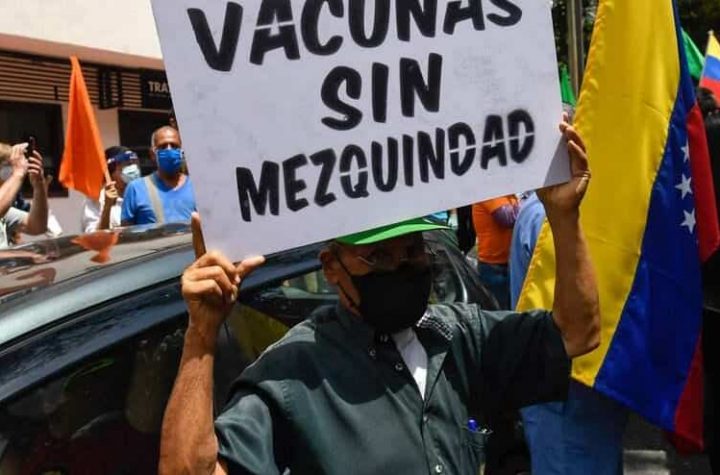 Venezuela: Health professionals on the street for vaccines