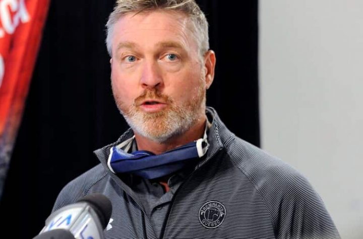 Will Patrick Roy hire an agent for the NHL return?