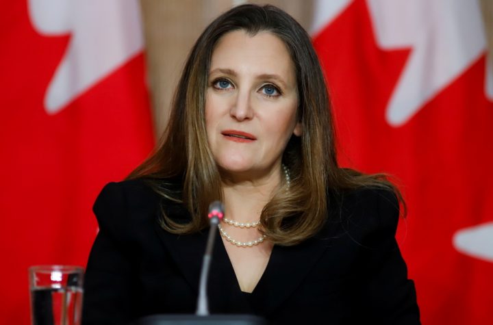 Bonus for executives |  Christiana Freeland said Ottawa would convey its dissatisfaction to Air Canada