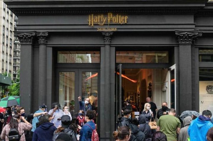 [PHOTOS] A large store dedicated to the Harry Potter universe has opened in New York