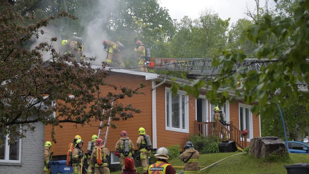 Two Quebec City residences struck by lightning