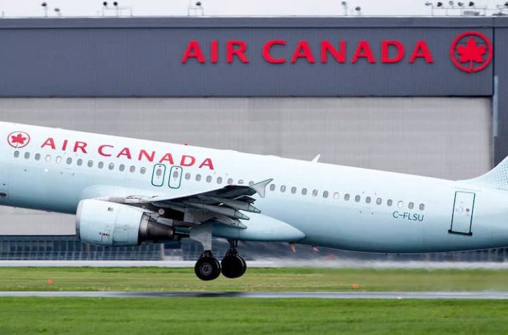 Unanimous motion to deny $ 20 million bonus granted to senior Air Canada executives