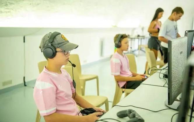 Training, competition, prevention ... The e-Sport Club will soon open its gaming center in Cannes.