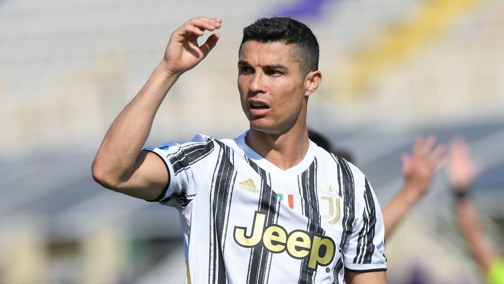 Transfers - Cristiano Ronaldo stays with Juventus according to Nedwards: "He did not tell us to leave