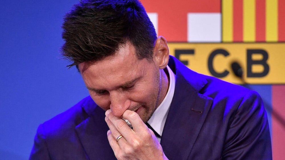 With tears in his eyes, Messi said goodbye to Barసాa