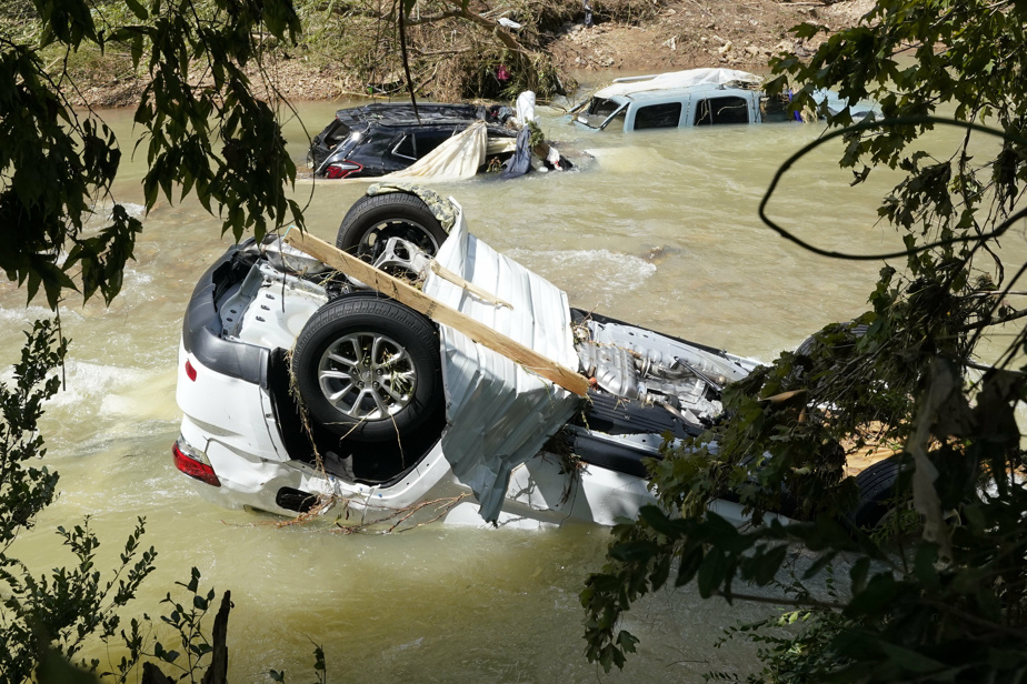 Floods in Tennessee have killed at least 21 people