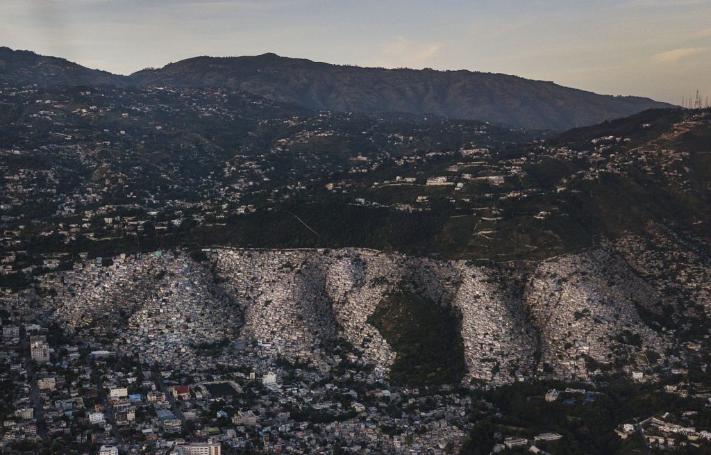 7.2 magnitude earthquake shakes Haiti