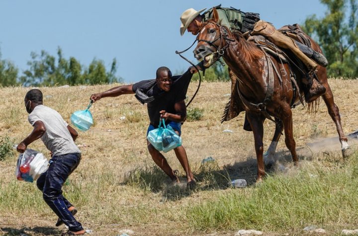 "Bad treatment" of immigrants |  Texas Mounted Border Guards Slammed