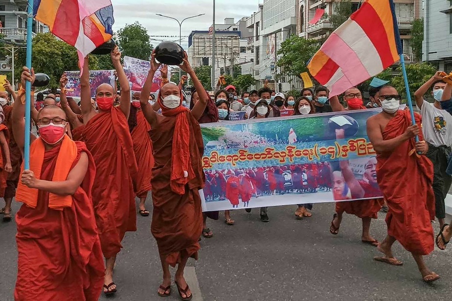 Burma |  The monks protested against the military