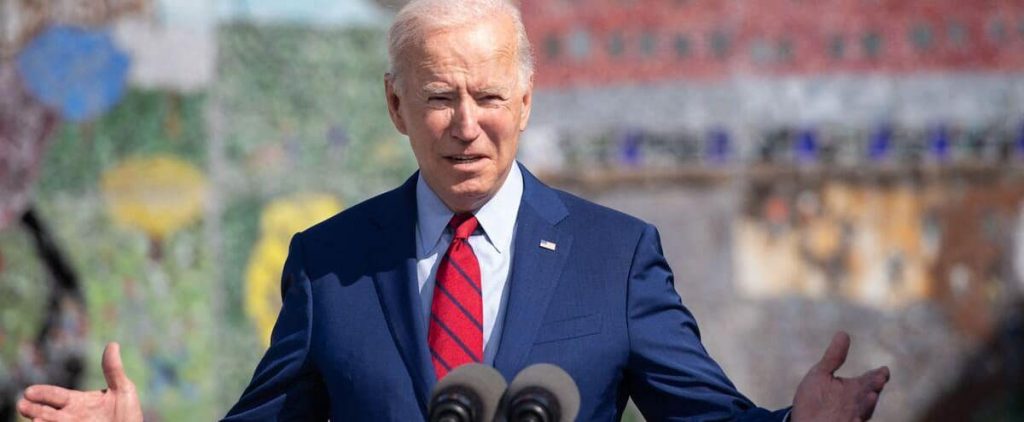 Biden's extensive reform plan hangs in the voice of the Democratic senator