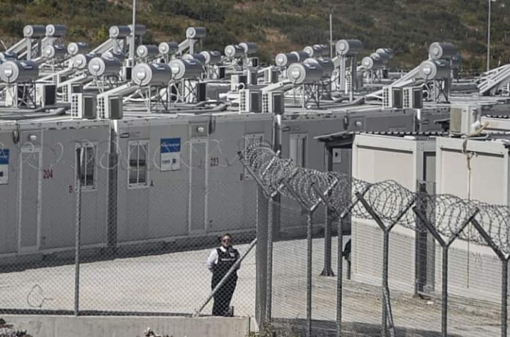 Greece opens its first "closed" camp in Samos