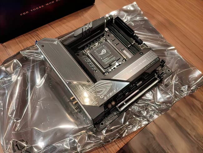 Small ASUS ROG Strikes Z690-I Gaming WiFi Unveiled