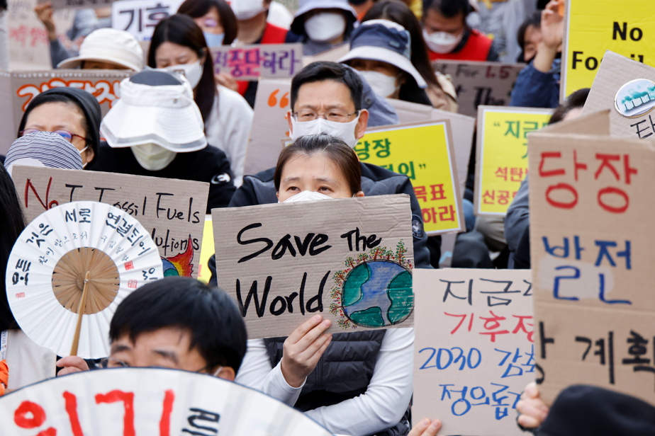 Weather protest in the streets of Seoul, South Korea