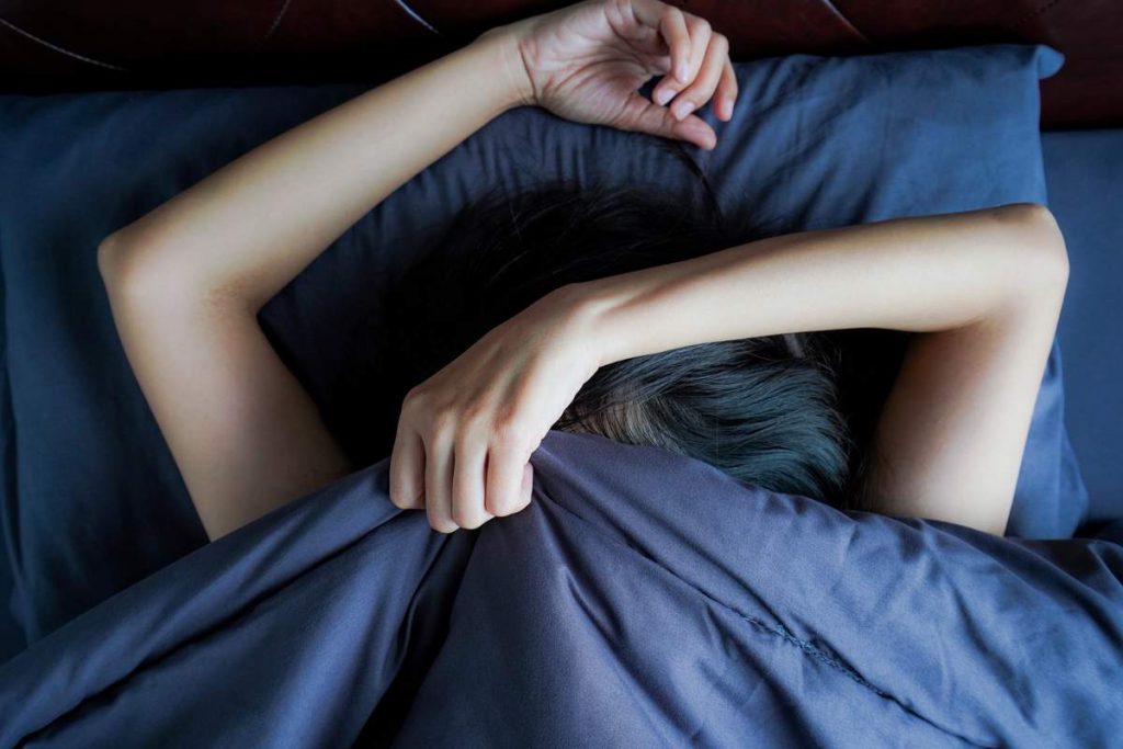 What is the best time to sleep and stay healthy according to science?