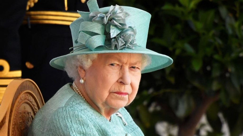 Elizabeth II cancels a large Christmas party in Windsor