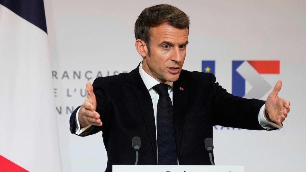 An unvaccinated retiree complained about Macron