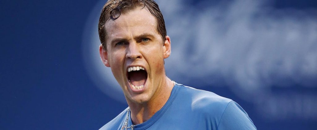 Australian Open: Pospisil Djokovic defending