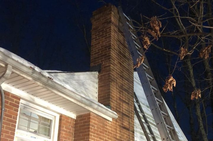Firefighters rescued the thief who was trapped in the chimney