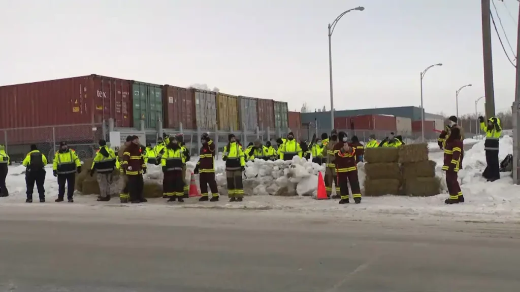 Brilliance in Montreal and Quebec: Paramedics block SAQ warehouses