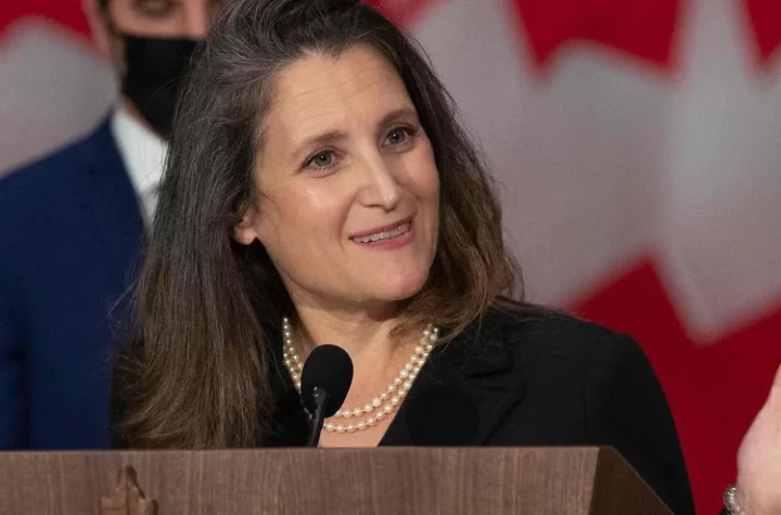 Ukraine: Freeland a thousand miles from Trudeau