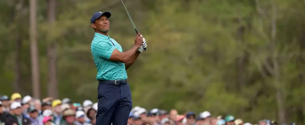 Tiger Woods resists the ax of the Masters tournament